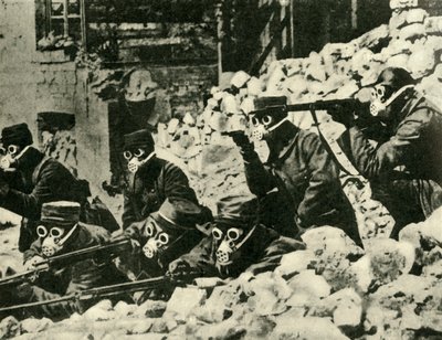 Soldados franceses con máscaras de gas, Primera Guerra Mundial, c1915, c1920 de Unbekannt