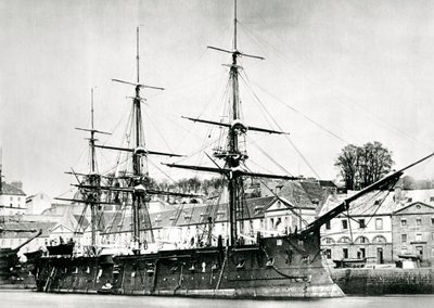 Buque de guerra francés, l