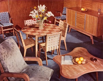 Mobiliario diseñado por Neil Morris y hecho por H. Morris & Co. Ltd., 1949 de Unbekannt