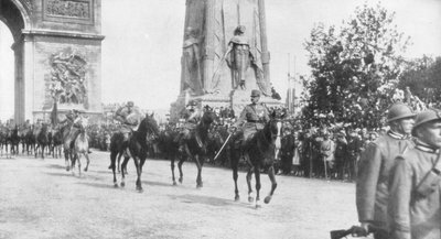 General Montuori y tropas italianas durante el desfile de la victoria, París, Francia, 14 de julio de 1919 de Unbekannt