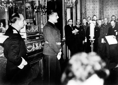 Embajador alemán en la Francia de Vichy, Otto Abetz, dando una conferencia de prensa, 15 de diciembre de 1940 de Unbekannt