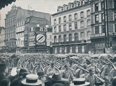 Infantería alemana entrando en Bruselas bajo la lluvia, 1914 de Unbekannt