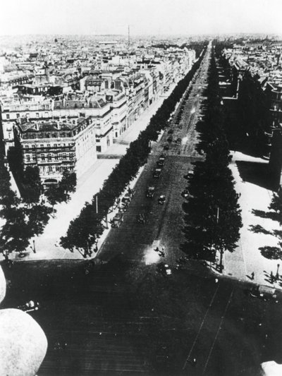 Fuerzas alemanas desfilando por los Campos Elíseos, París, 14 de junio de 1940 de Unbekannt