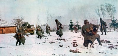 Infantería alemana siguiendo un tanque hacia Moscú en la nieve, Rusia de Unbekannt