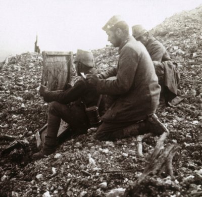 Señalizadores alemanes fuera de la Fortaleza de Vaux, Verdún, norte de Francia, c1914-c1918 de Unbekannt