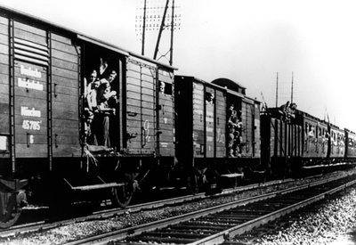 Tropas alemanas llegando en tren, París, agosto 1940 de Unbekannt