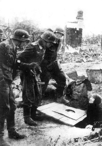 Tropas alemanas entrando en Stalingrado, Rusia, septiembre de 1942 de Unbekannt