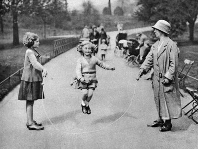 Niña saltando la cuerda, Hyde Park, Londres, 1926-1927 de Unbekannt