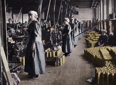 Trabajadoras en una fábrica de municiones de Unbekannt