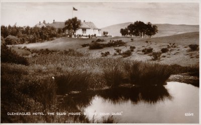 Hotel Gleneagles, La Casa Club y The Deuk Dubs, c1930 de Unbekannt