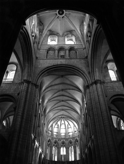 Arte gótico: las bóvedas de la nave y el coro. Iglesia de San Esteban, Caen (Calvados) de Unbekannt