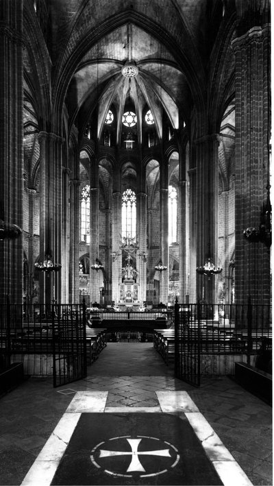 Arte gótico: vista del coro de la Catedral de Santa Eulalia. 1298. Barcelona, España de Unbekannt