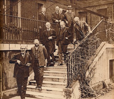 Gobierno en crisis, formando un Gabinete Nacional a petición del Rey Jorge V, 1931, 1938 de Unbekannt