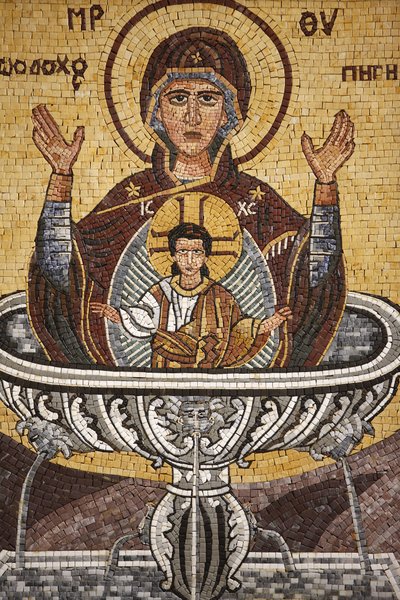 Ícono ortodoxo griego que representa a María como un pozo de vida en la iglesia ortodoxa de San Jorge, Madaba, Jordania de Unbekannt