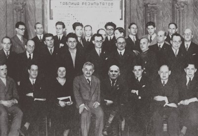 Retrato de grupo de los participantes del Segundo Torneo Internacional de Ajedrez, Moscú 1935, 1935 de Unbekannt