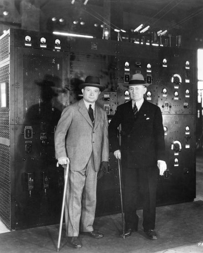 Guglielmo Marconi y David Sarnoff, 1933 de Unbekannt