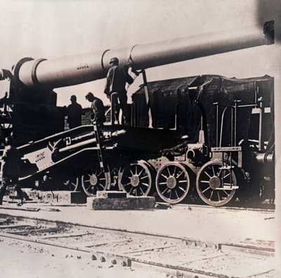 Artillería pesada en un tren, c1914-c1918 de Unbekannt