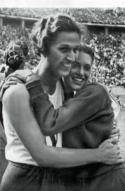 Helen Stephens y Alice Arden, atletas americanas, Olimpiadas de Berlín, 1936 de Unbekannt