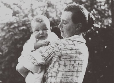 Hilde Mangold 1898-1924 con su bebé, 1924 de Unbekannt