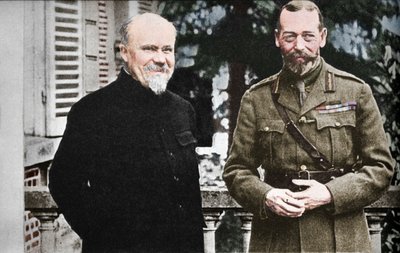 Su Majestad con el Presidente Poincare en el Cuartel General Británico en Francia, c. 1916, 1935 de Unbekannt