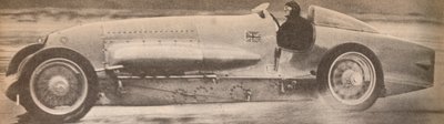 En enero de 1927, el Mayor Malcolm Campbell en su famoso Bluebird rompió el récord mundial de velocidad en tierra de Unbekannt