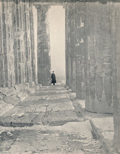 En el Pórtico del Partenón, 1913 de Unbekannt