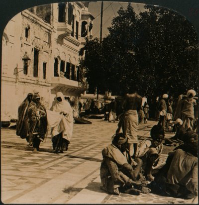 En el patio del Templo Dorado. Amritsar, India, 1907 de Unbekannt