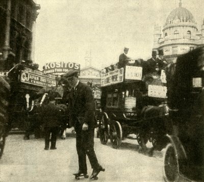 En el grueso del tráfico por la Mansion House, 1910 de Unbekannt