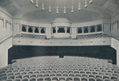 Interior de un nuevo teatro Kino en el West End de Berlín, c1913 de Unbekannt