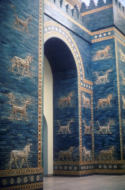 Puerta de Ishtar, Neo-Babilónica, c575 a.C. de Unbekannt