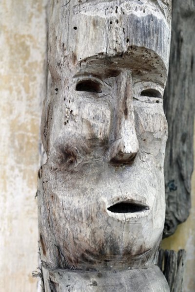 Grupo étnico Jarai (Gia Rai). Espíritu guardián de una tumba Jarai. Estatua de madera. Kon Tum. Vietnam de Unbekannt