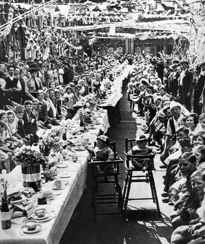 Fiesta de té del jubileo para niños en Orville Road, Battersea, Londres de Unbekannt