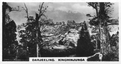Kinchinjunga desde Beechwood, Darjeeling, India, c1925 de Unbekannt
