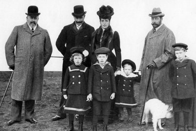 Rey Eduardo, el Káiser, la Reina Alexandra y el Rey Jorge, c1903 1935 de Unbekannt