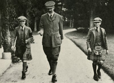 El Rey Jorge VI y el Ex-Rey Eduardo VIII con el Sr. Hansel Su Tutor, 1911, 1937 de Unbekannt