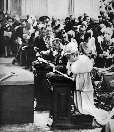 El rey Jorge V y la reina María en la Catedral de San Pablo, servicio de acción de gracias del Jubileo de Plata, 1935 de Unbekannt