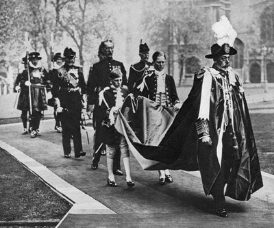 Rey Jorge V con sus ropas como soberano de la Orden del Baño, c1930s de Unbekannt