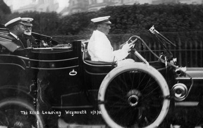 El Rey Jorge V saliendo de Weymouth, Dorset, en coche, 11 de marzo de 1912 de Unbekannt