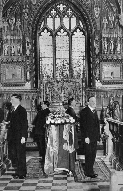 El rey Jorge V en capilla ardiente, Iglesia de Santa María Magdalena, Sandringham, Norfolk, enero de 1936 de Unbekannt
