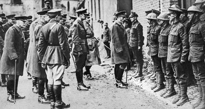 El Rey Jorge V con el 7º Batallón de los Sherwood Foresters, Primera Guerra Mundial, marzo de 1918 de Unbekannt