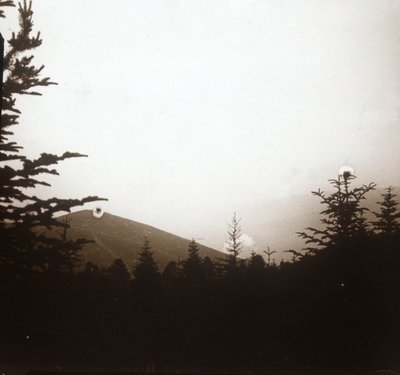 Paisaje, humo en la distancia, Alsacia de Unbekannt