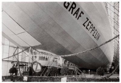 Ceremonia de lanzamiento del Zeppelin LZ127 Graf Zeppelin, Friedrichshafen, Alemania, 9 de julio de 1928 de Unbekannt