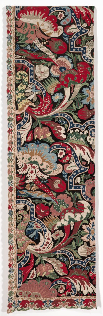Mitad izquierda de un par de colgaduras de cama bordadas en estilo Bizarro, 1710-1720 de Unbekannt