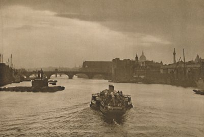 Londres-en-el-Mar: El barco de excursión diario se dirige hacia el atardecer en su regreso de Margate, c1935 de Unbekannt