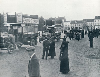 Autobuses de Londres en uso en el continente para transportar tropas británicas, c.1914 de Unbekannt