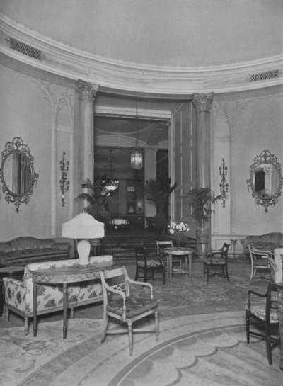 Mirando desde la Sala Oval de Palmas hacia el Comedor Principal, Hotel Roosevelt, Nueva York, 1924 de Unbekannt