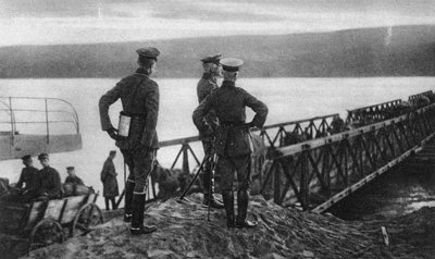 El ejército de Mackensen cruzando el río Danubio, Rumania, Primera Guerra Mundial, 1916 de Unbekannt