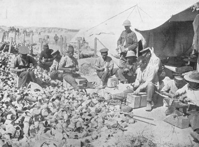 Haciendo Bombas con Latas de Hojalata en Gallipoli de Unbekannt