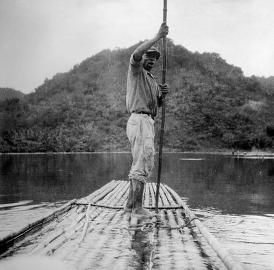 Hombre en una balsa, Kingston, Jamaica, 1931 de Unbekannt