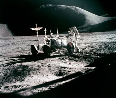 Vuelo espacial tripulado, EE.UU., Apolo 15 Astronauta James Irwin con el Rover Lunar de Unbekannt